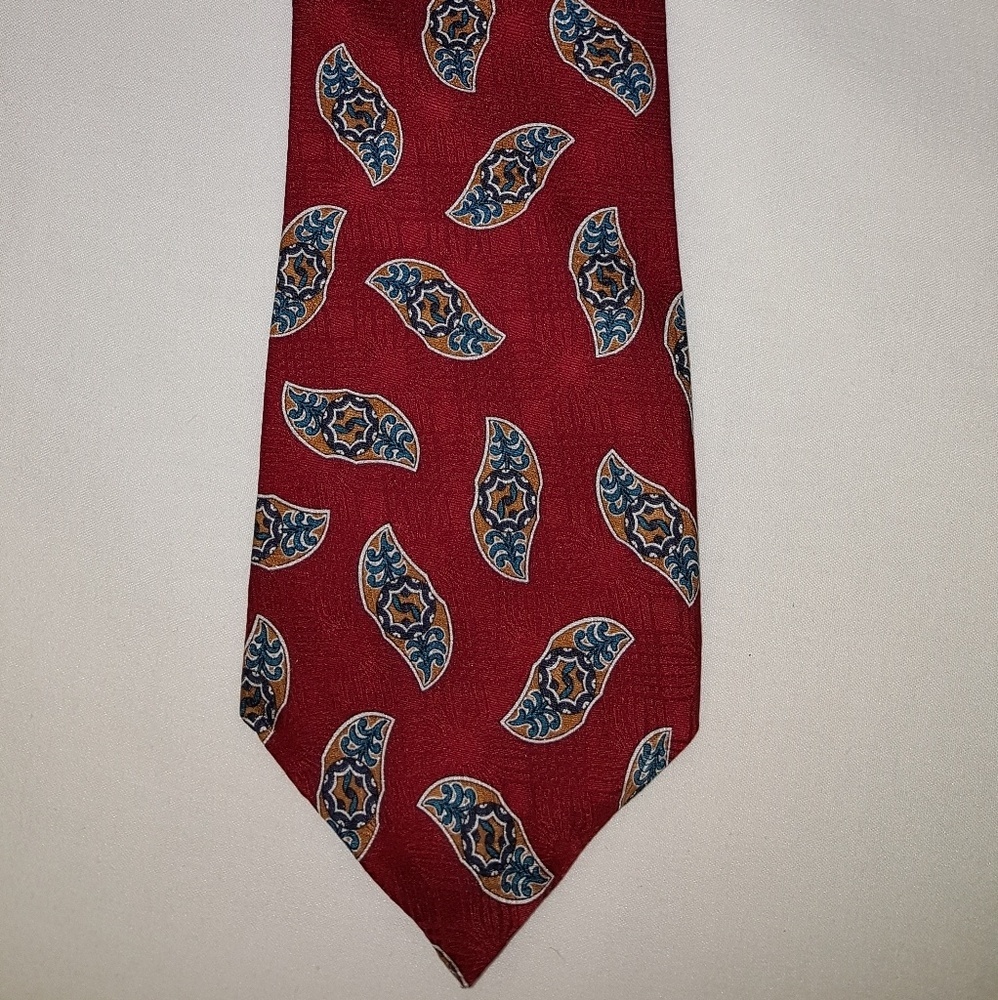Oscar Dr la Renta tie